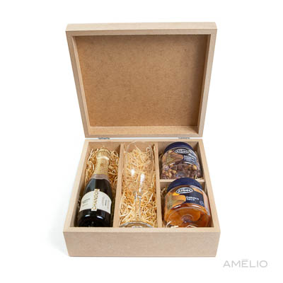 Kit Mini espumante com taça e aperitivos